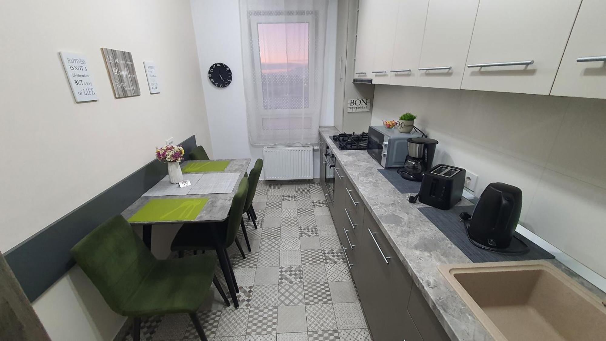 Green Apartment Coresi Brasov Exterior photo